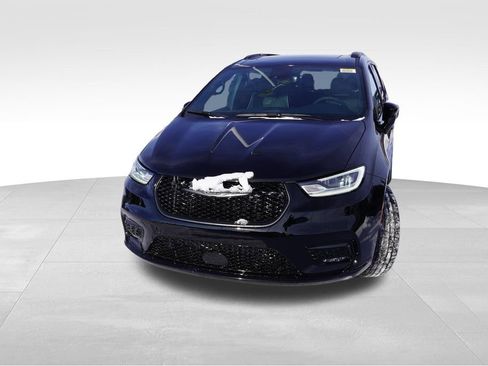 New 2026 Chrysler Pacifica Limited w/ S Appearance Package image 8