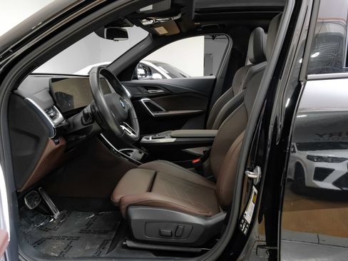 Used 2025 BMW X2 xDrive28i AWD/4WD image 4
