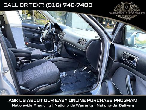 Used 2004 Volkswagen Golf GLS FWD image 7