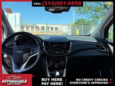 Used 2019 Chevrolet Trax Premier w/ Midnight Edition FWD image 12