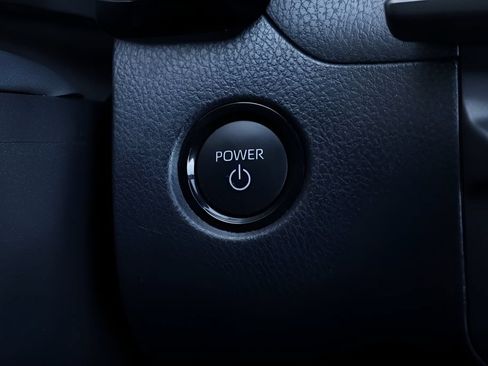 Used 2025 Toyota Camry SE FWD image 33