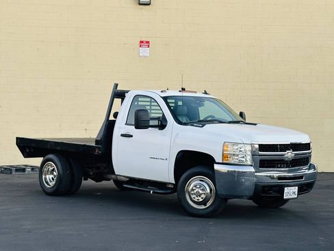 Used 2009 Chevrolet Silverado 3500 W/T RWD image 2