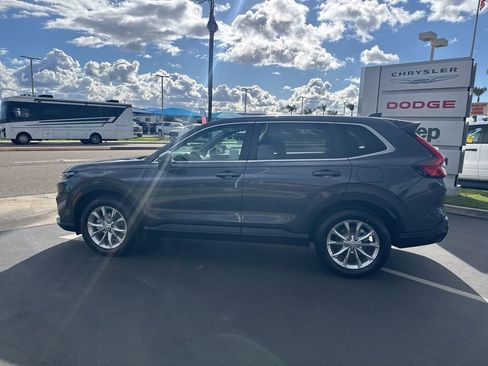 Used 2025 Honda CR-V EX image 9