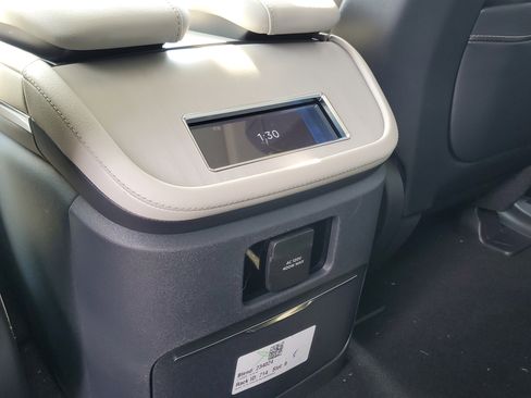 New 2026 Lincoln Navigator Reserve w/ Jet Appearance Package image 28