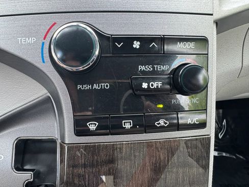 Used 2014 Toyota Venza LE w/ LE Convenience Package AWD/4WD image 37
