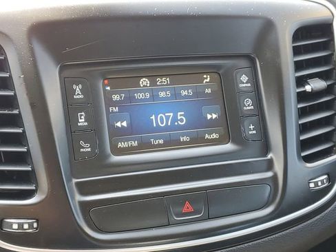 Used 2016 Chrysler 200 Limited FWD image 20