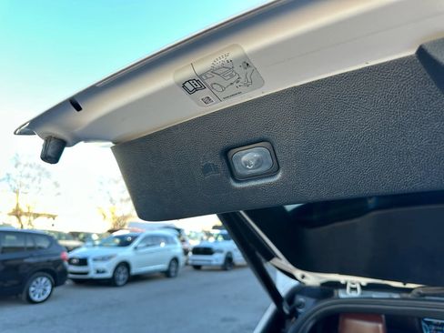 Used 2017 Lincoln MKX Reserve w/ Driver Assistance Package image 21