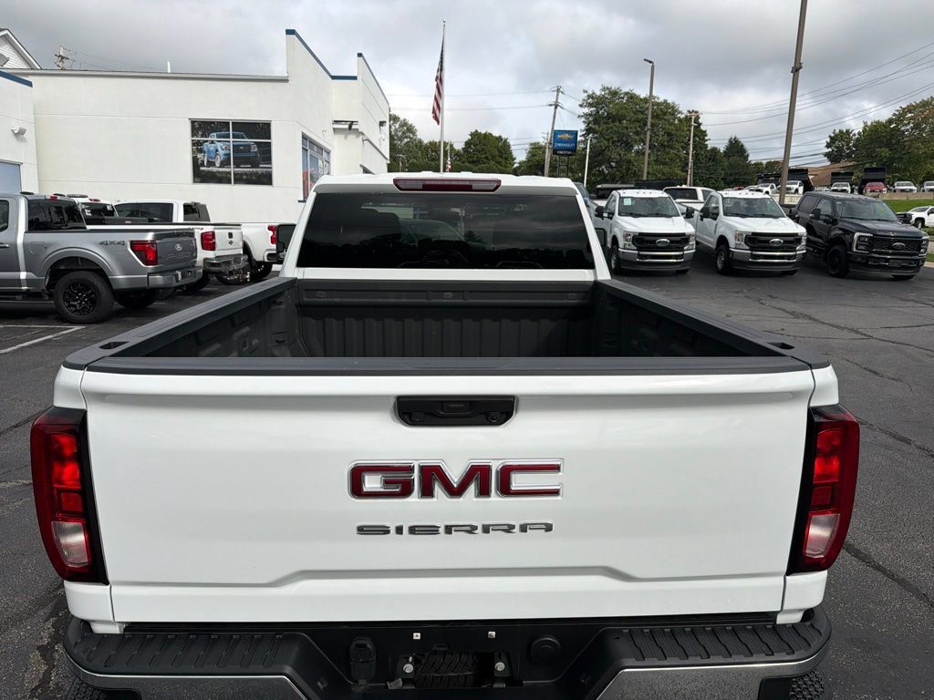 Used 2022 GMC Sierra 2500 Pro w/ Convenience Package AWD/4WD image 8