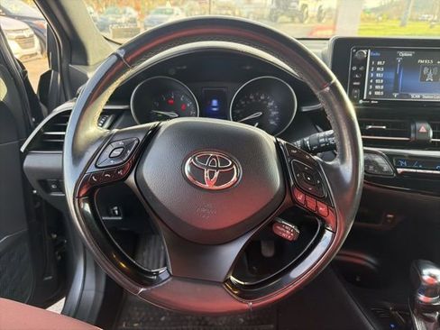 Used 2018 Toyota C-HR XLE image 14