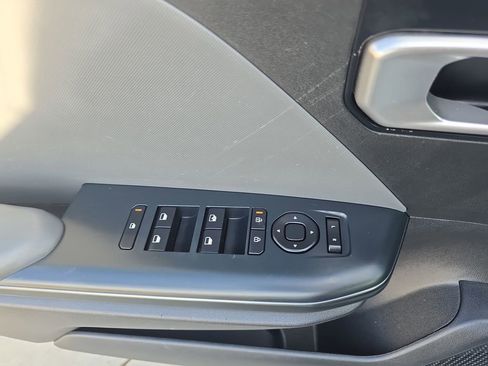 Used 2025 Kia K4 FWD image 28