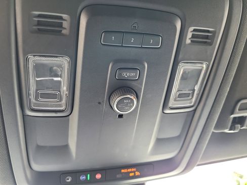 Used 2023 Chevrolet Suburban LT AWD/4WD image 29