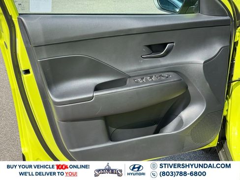 Certified 2025 Hyundai Kona SE image 19
