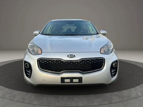 Used 2018 Kia Sportage LX image 2
