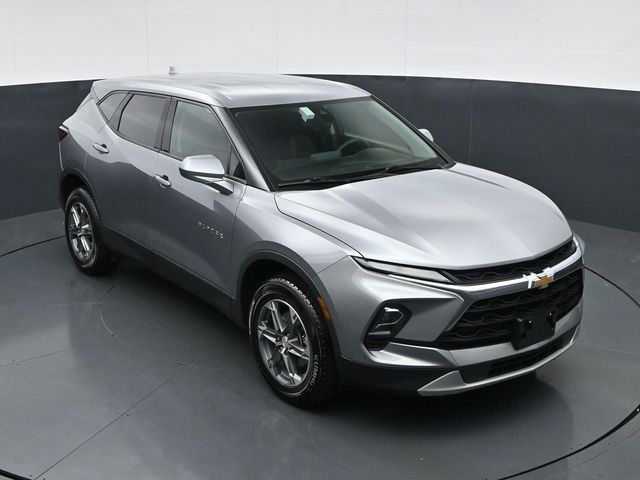 Used 2025 Chevrolet Blazer LT FWD image 33