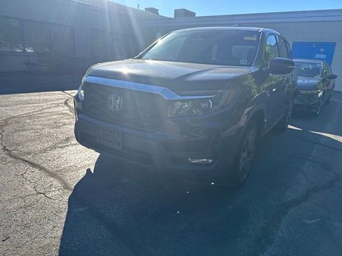 Used 2023 Honda Passport EX-L image 2