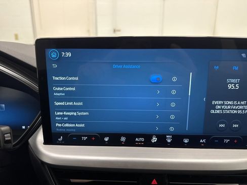 Used 2024 Ford Escape Platinum image 28