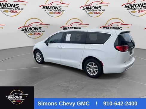 Used 2023 Chrysler Voyager LX FWD image 7