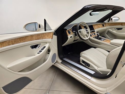 Used 2023 Bentley Continental GT Mulliner image 18