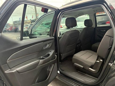 Used 2021 Chevrolet Traverse LT FWD image 11