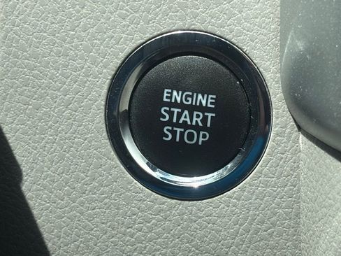 Used 2019 Toyota Highlander Limited image 19