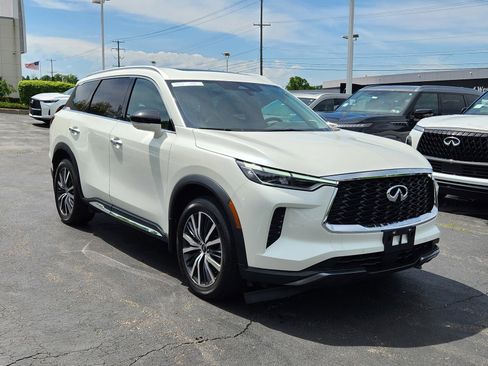 Used 2023 INFINITI QX60 Sensory w/ Cargo Package AWD/4WD image 2