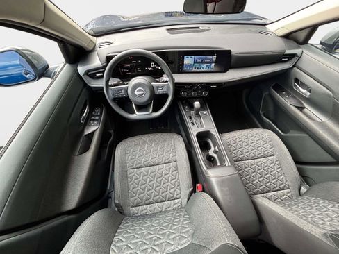 Used 2025 Nissan Kicks SV image 13