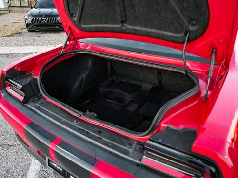 Used 2015 Dodge Challenger SRT w/ Technology Group image 56