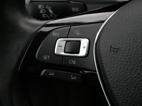 Used 2018 Volkswagen Golf S image 22