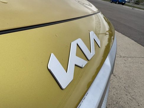 Used 2023 Kia Seltos SX w/ SX Sunroof Package image 9