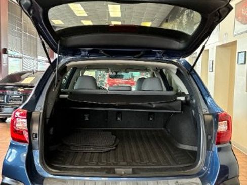 Used 2019 Subaru Outback 2.5i Limited AWD/4WD image 13