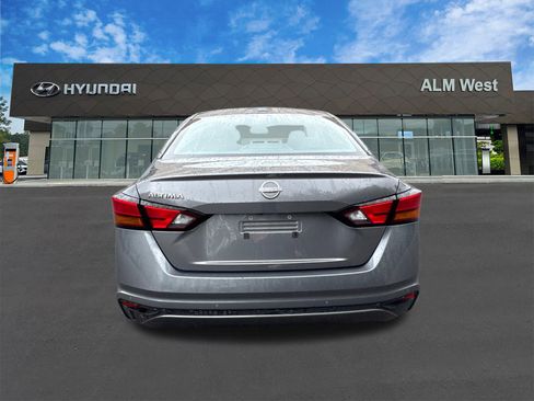 Used 2025 Nissan Altima 2.5 SV image 6