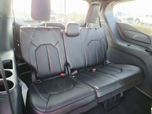 New 2026 Chrysler Pacifica Select w/ S Appearance Package image 15