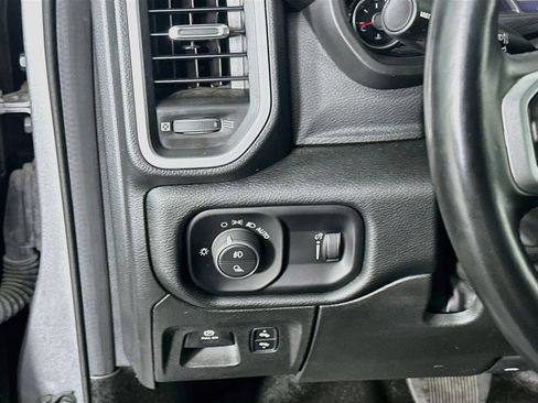 Used 2022 RAM 1500 Big Horn AWD/4WD image 16