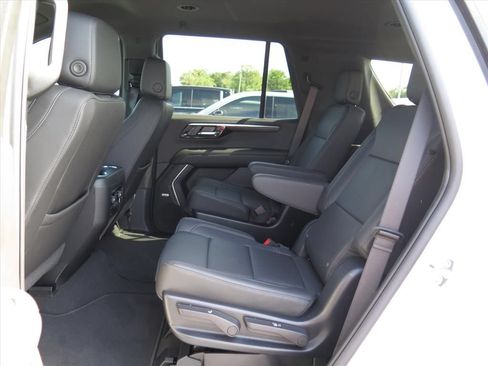 Used 2025 Chevrolet Tahoe LT w/ Comfort Package RWD image 16