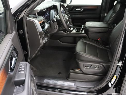Used 2026 GMC Yukon Denali w/ Denali Reserve Package AWD/4WD image 15