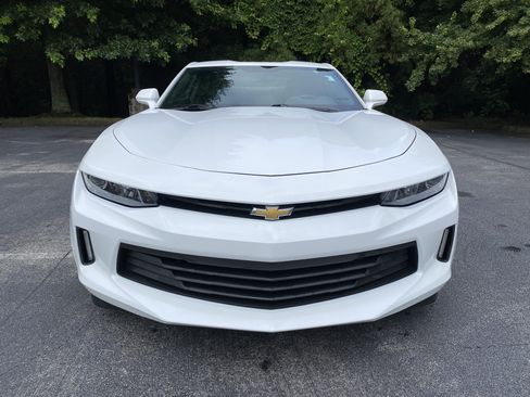 Used 2018 Chevrolet Camaro LT RWD image 3