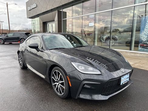 Used 2022 Toyota GR86 image 3