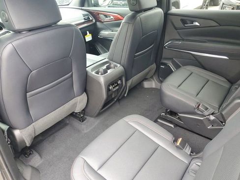 New 2026 Chevrolet Traverse Z71 w/ Enhanced Driving Package AWD/4WD image 8