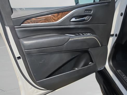 Used 2021 Cadillac Escalade ESV Sport Platinum w/ Heavy-Duty Trailer Package AWD/4WD image 18