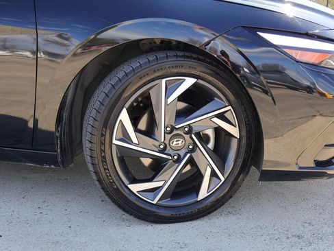 Used 2024 Hyundai Elantra Limited image 26