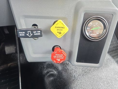 Used 2022 Ford F750 2WD Regular Cab Super Duty image 29