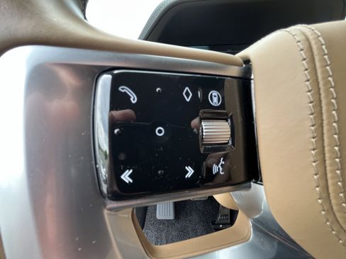 Certified 2024 Land Rover Range Rover SE AWD/4WD image 19