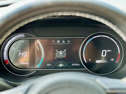 Used 2022 Kia Niro EX w/ Cold Weather Package image 21