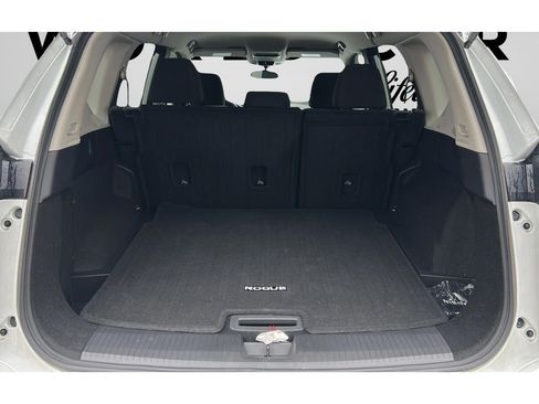 Used 2025 Nissan Rogue S FWD image 27