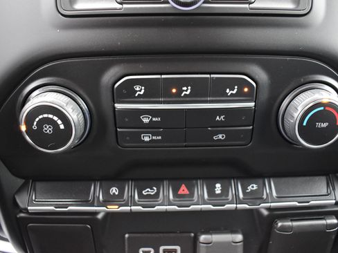 Certified 2022 Chevrolet Silverado 1500 Custom image 16