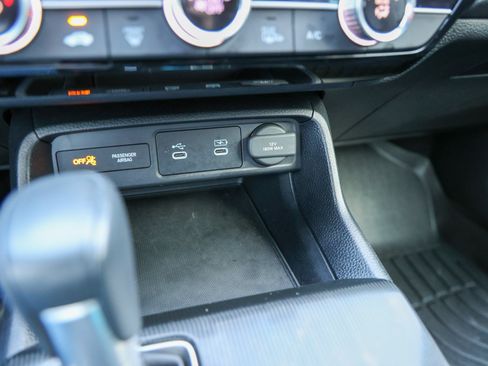 Used 2025 Honda Civic Sport image 19