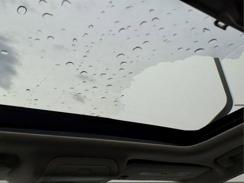 Used 2023 GMC Acadia Denali w/ Black Diamond Edition image 13