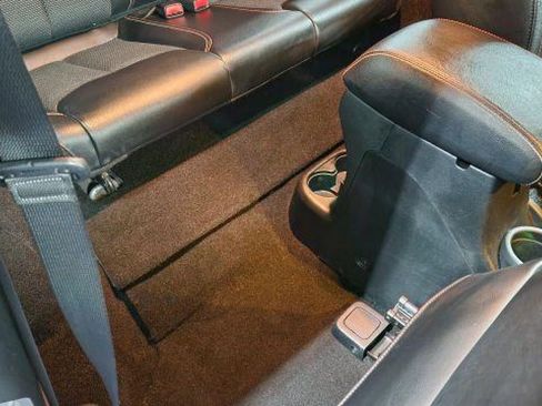 Used 2017 Jeep Wrangler Sahara AWD/4WD image 22