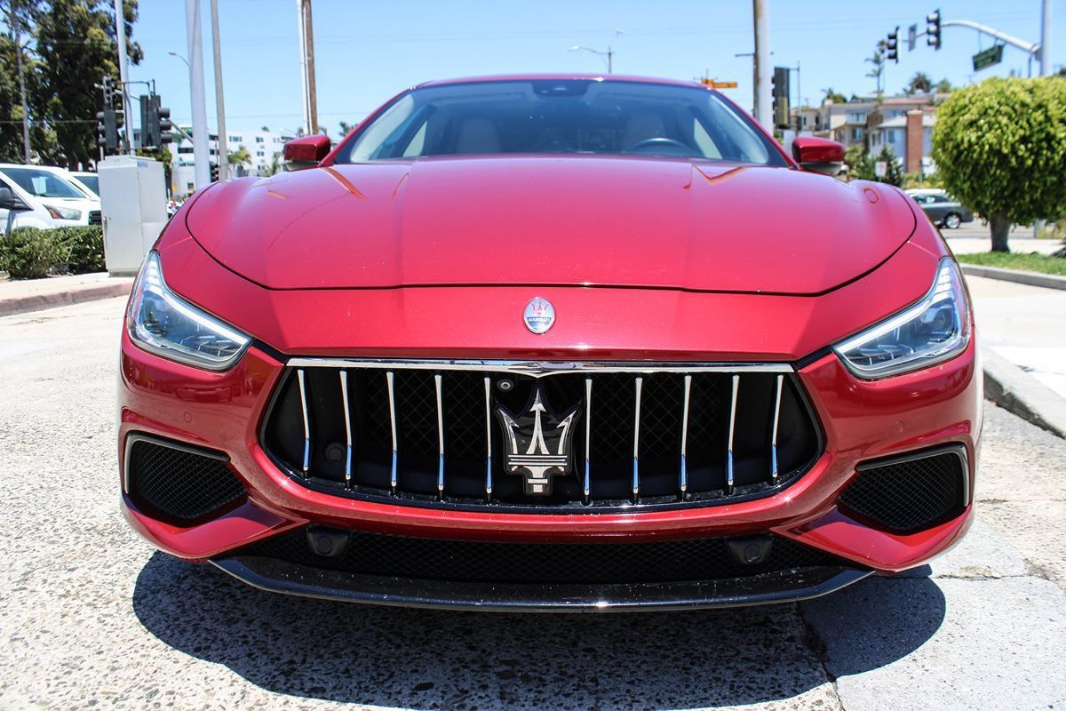 Used 2018 Maserati Ghibli S GranSport RWD image 9