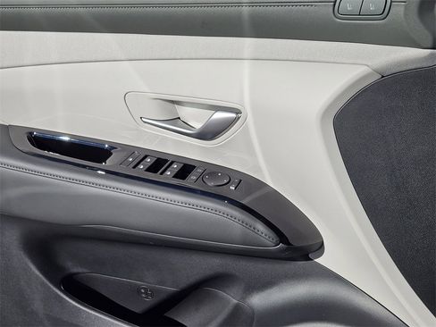 New 2026 Hyundai Tucson Limited image 23